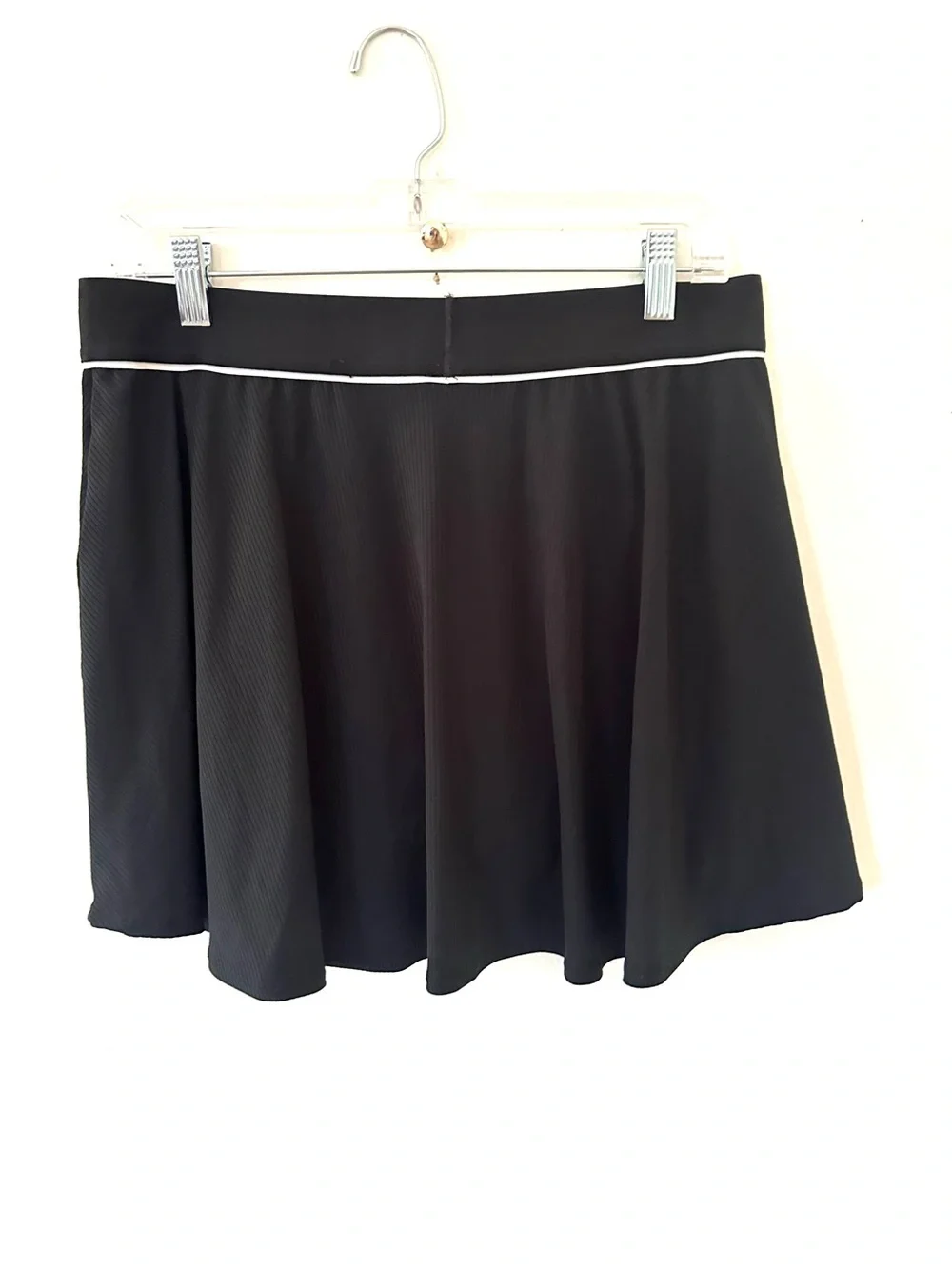 Nike Court Flouncy Tennis Skirt Black with White Piping and Swoosh logo. Size XL